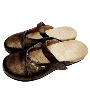 Vionic clogs and mules Clearance
